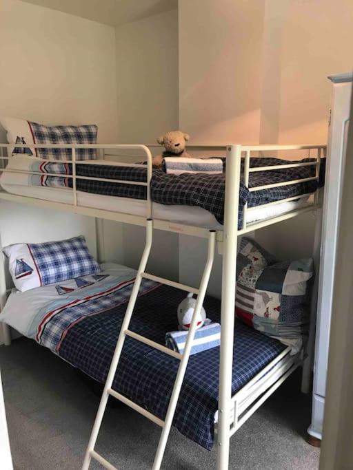 Lilly'S Cottage, Filey, Sleeps 8 Buitenkant foto